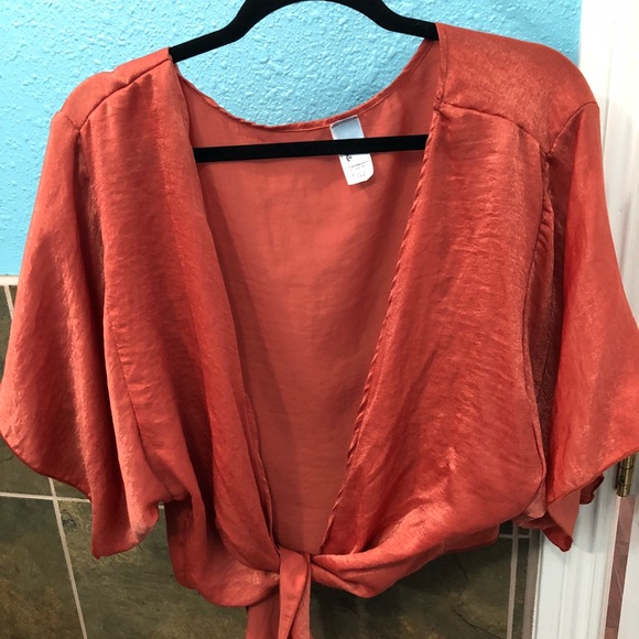 Top - Picture 2 of 2